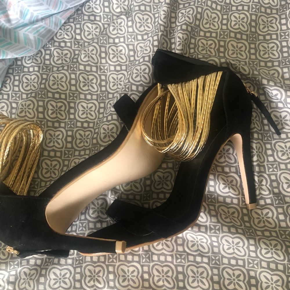 Shoes - Picture 4 of 5